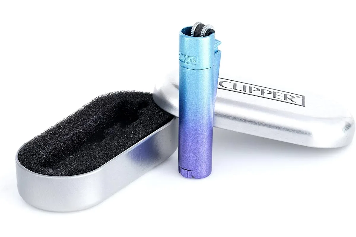 Clipper-Metall-Blue-Gradient-mit-Gravur-1.webp