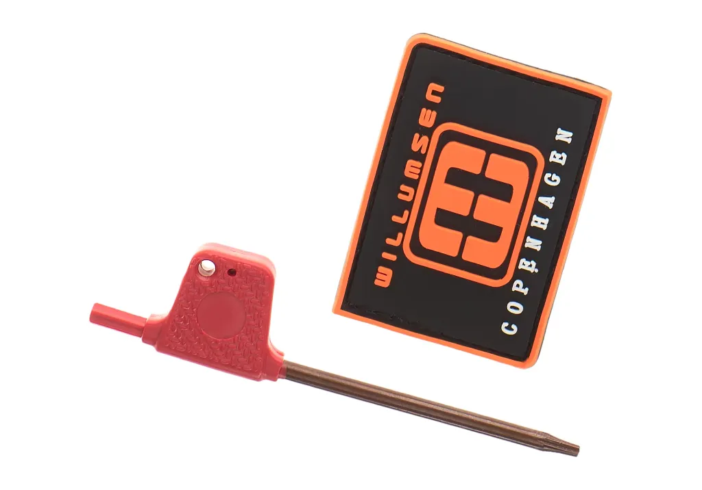 willumsen_red_e_two-tone (6).webp